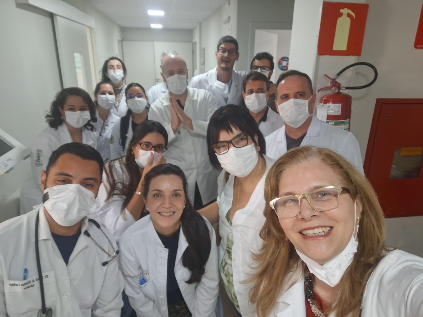Dra. Ana Cristina com alunos